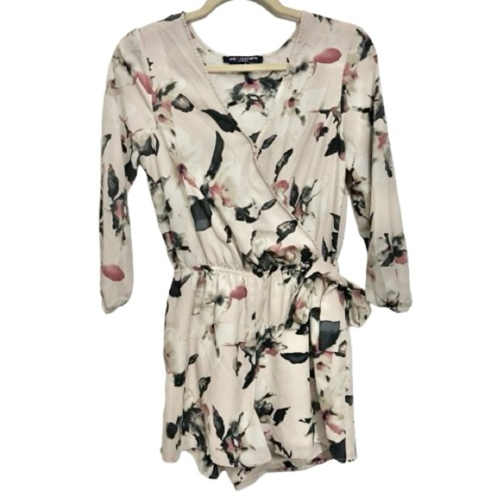 One Clothing ❤️ Floral Wrap Romper